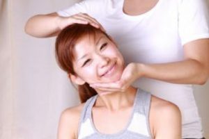 How to Deal with Neck Pain at Absolute Physical Therapy 2